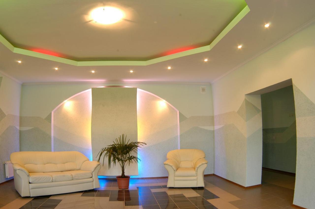 Malyvo Hotel Deliatyn Room photo