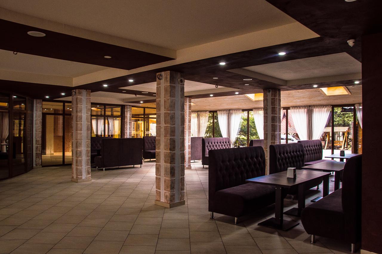 Malyvo Hotel Deliatyn Exterior photo