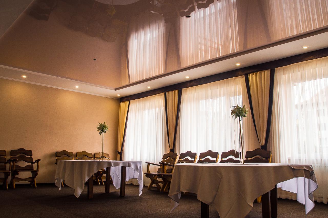 Malyvo Hotel Deliatyn Exterior photo